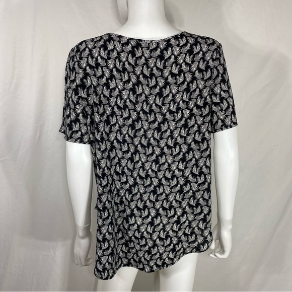 H&M Tiny Feather Print Short Sleeve Viscose Blouse - Picture 6 of 7